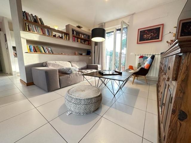 Appartamento in vendita di 180 m² in Via Fulvio Renella, 104