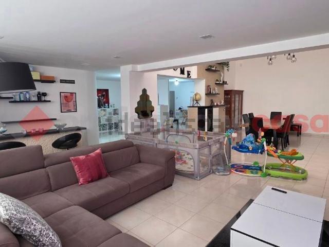 Appartamento in vendita di 180 m² in Via Iroma, 165