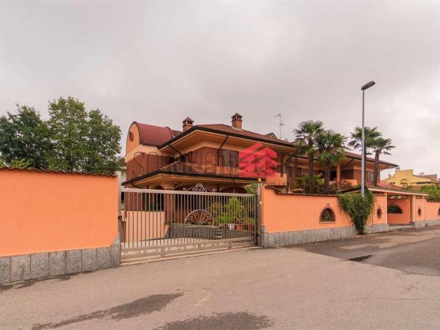 Appartamento in vendita di 180 m² in Via Lobrino, 27