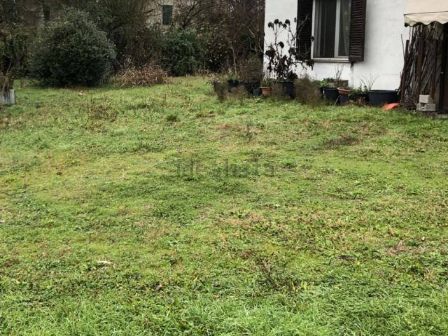 Appartamento in vendita di 180 m² in Via Lavezzoli