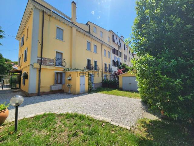Appartamento in vendita di 180 m² in Via Marcantonio Bragadin