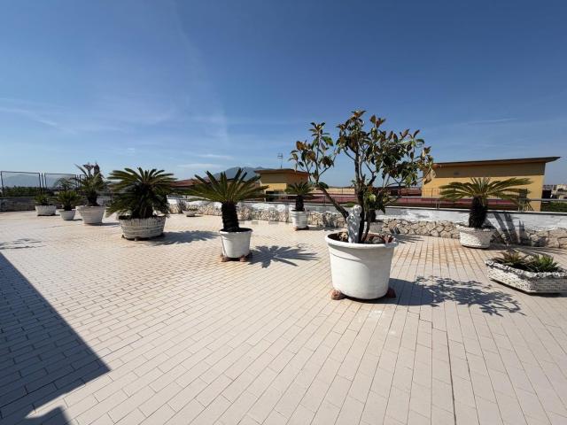 Appartamento in vendita di 180 m² in Via Nazionale delle Puglie, 117