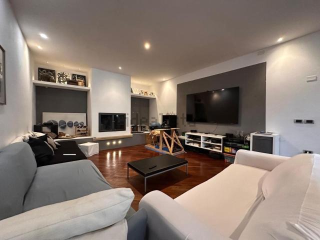 Appartamento in vendita di 180 m² in Via Nevilio Casarosa