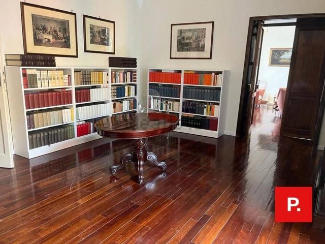 Appartamento in vendita di 180 m² in Via Nino Bixio, 175
