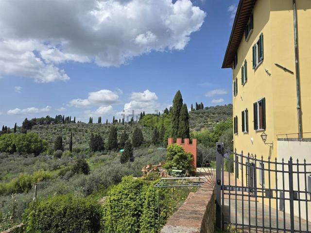 Appartamento in vendita di 180 m² in Via S.Iacopo A Girone