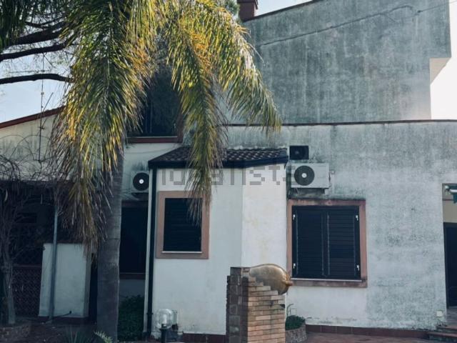 Appartamento in vendita di 180 m² in Via Salerno