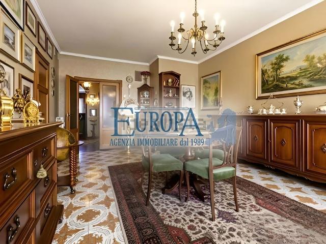 Appartamento in vendita di 180 m² in Via Santo Stefano, 21