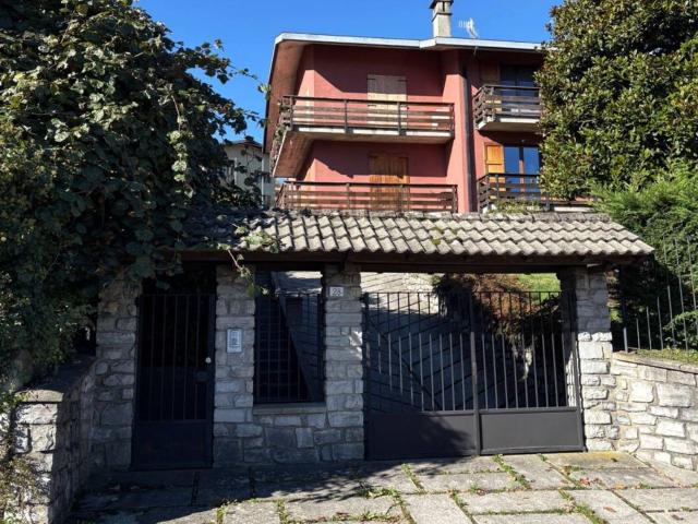 Appartamento in vendita di 180 m² in Via Santa Valeria, 28