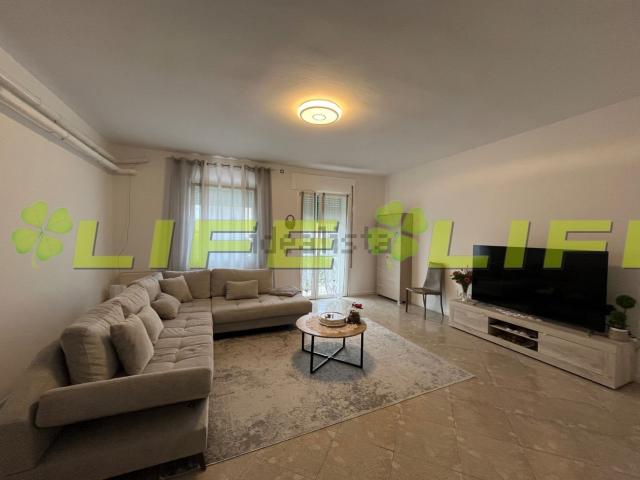 Appartamento in vendita di 180 m² in Via Settembre 1944