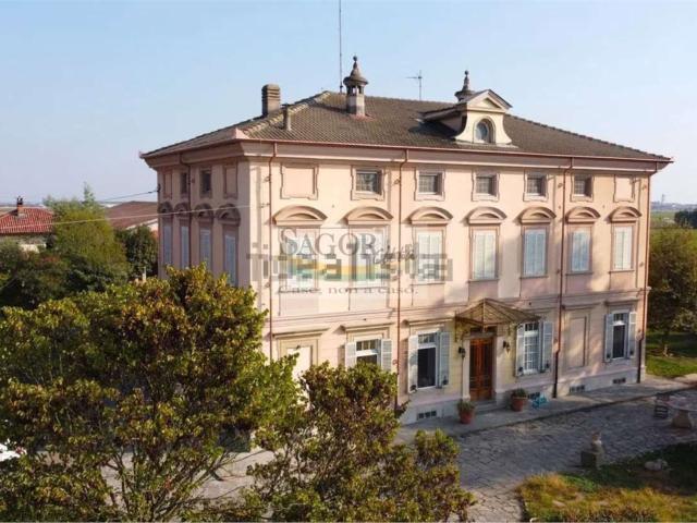 Appartamento in vendita di 180 m² in Via Poirino, 43