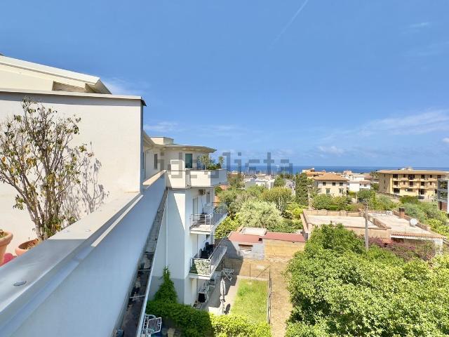 Appartamento in vendita di 180 m² in Via Piersanti Mattarella