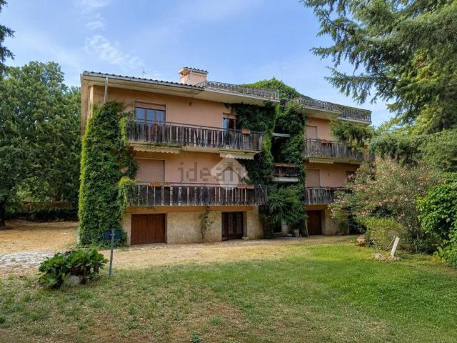 Appartamento in vendita di 180 m² in Via Pietrelcina, 2