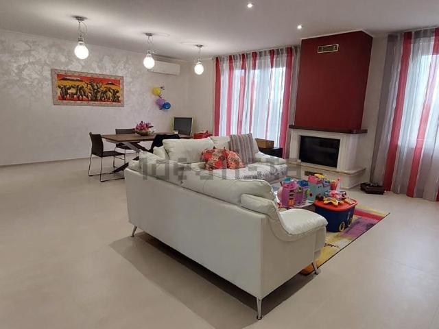Appartamento in vendita di 180 m² in Via Primo maggio