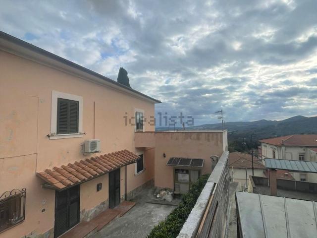 Appartamento in vendita di 180 m² in Via Ricasoli