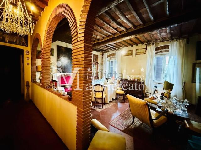 Appartamento in vendita di 180 m² in Via T.G. Marchetti, 96