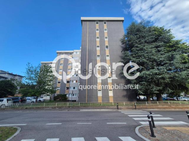 Appartamento in vendita di 180 m² in Via Tolmezzo, 1