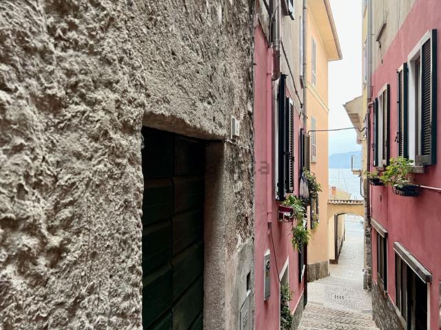 Appartamento in vendita di 180 m² in Via torrazze