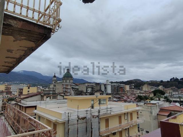 Appartamento in vendita di 180 m² in Via Tenente A. Genovese, 33