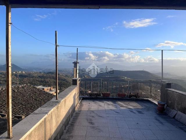 Appartamento in vendita di 180 m² in Via Vergine Maria, 77