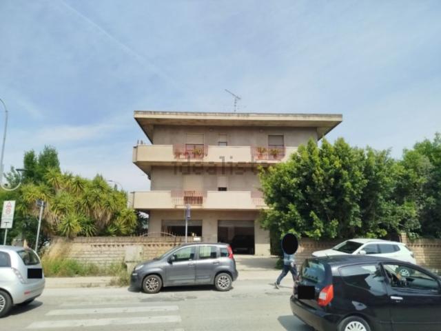 Appartamento in vendita di 180 m² in Via Vestina