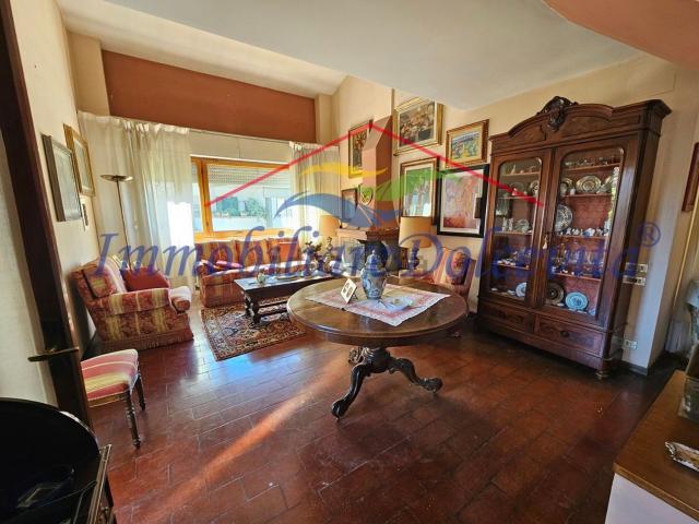 Appartamento in vendita di 180 m² in Via Zanobi da Strada, 10