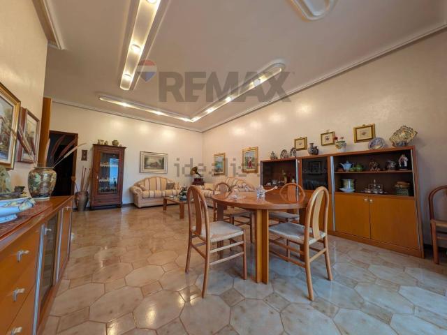 Appartamento in vendita di 180 m² in Viale dei Platani, 166