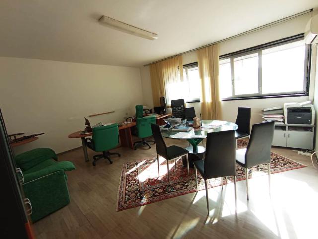 Appartamento in vendita di 180 m² in Viale Filippo Turati, 70