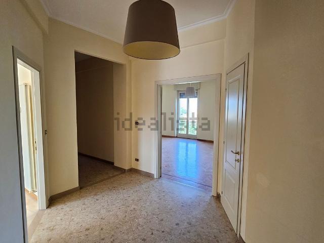 Appartamento in vendita di 180 m² in Viale Paolo Toschi