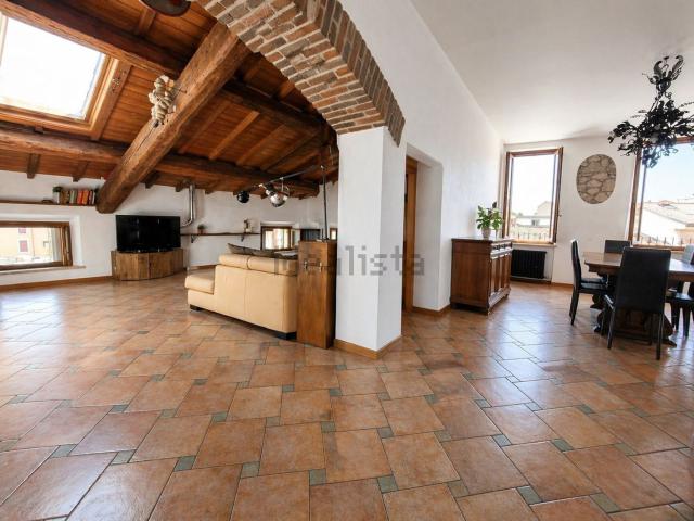 Appartamento in vendita di 180 m² in Vicolo Porta Vescovo, 2