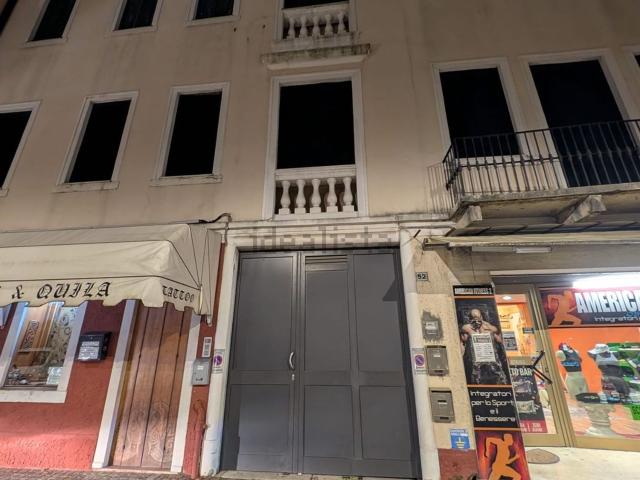 Appartamento in vendita di 180 m² in Borgo Padova, 52