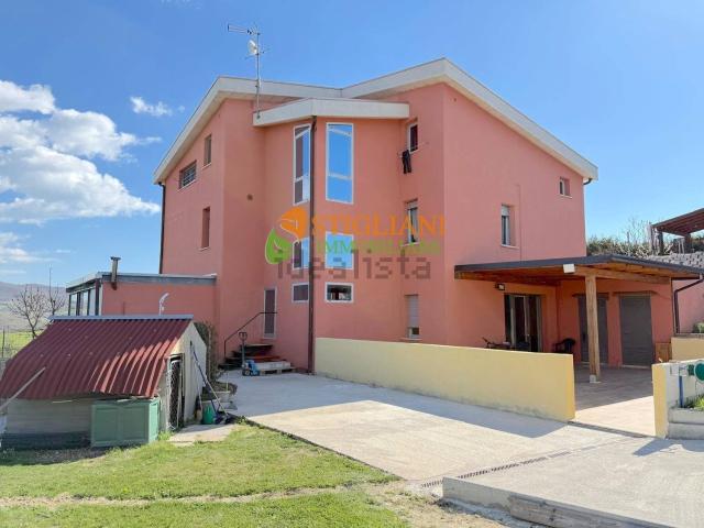 Appartamento in vendita di 180 m² in Contrada Tappino