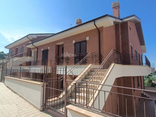 Appartamento in vendita di 180 m² in Contrada San Martino, 49