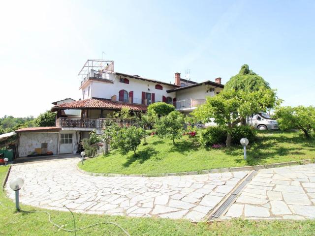 Appartamento in vendita di 180 m² in Frazione Madonna