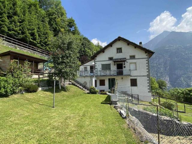 Appartamento in vendita di 180 m² in Frazione San Bernardo