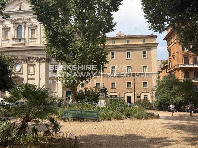 Appartamento in vendita di 180 m² in Piazza Benedetto Cairoli