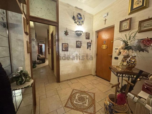 Appartamento in vendita di 180 m² in Piazza Natale Tommaso, 184
