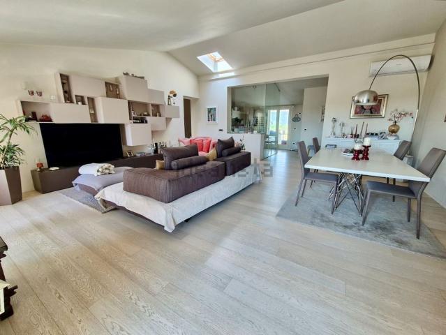 Appartamento in vendita di 180 m² in Piazza Tempesti