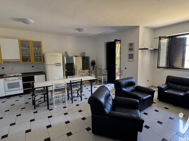 Appartamento in vendita di 180 m² in Strada Statale 108, 19