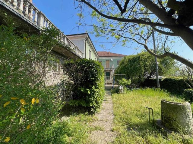 Appartamento in vendita di 180 m² in Strada Pozzo Sant&apos Evasio