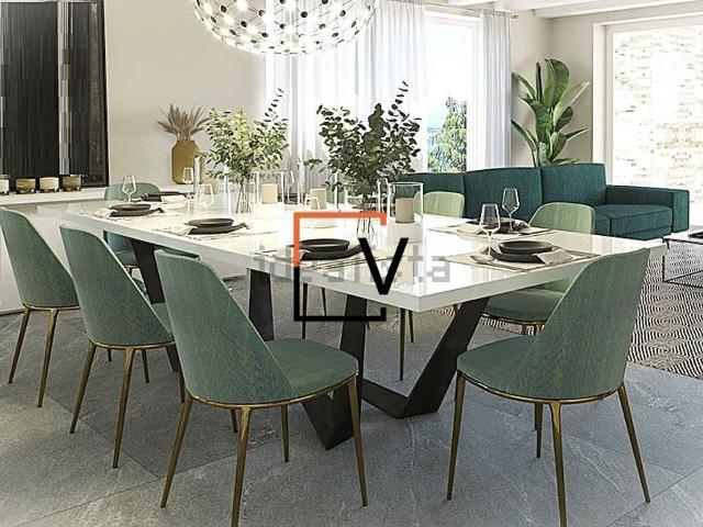 Appartamento in vendita di 181 m² in Via Alta