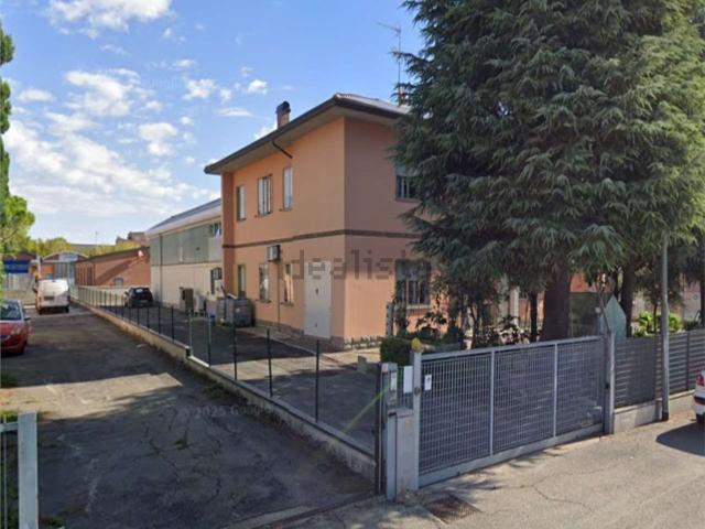 Appartamento in vendita di 181 m² in Via Gioacchino Zambrini, 6