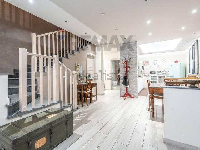 Appartamento in vendita di 181 m² in Via D&apos Amico, 128