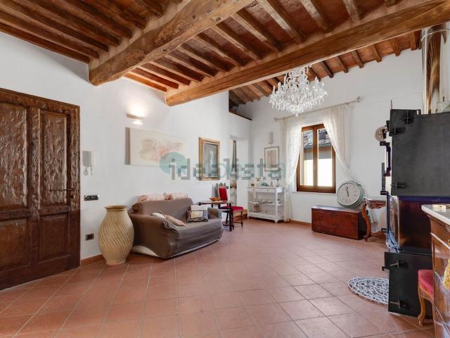 Appartamento in vendita di 181 m² in Via della Libertà, 22
