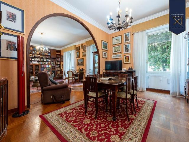 Appartamento in vendita di 181 m² in Via Lariana, 7