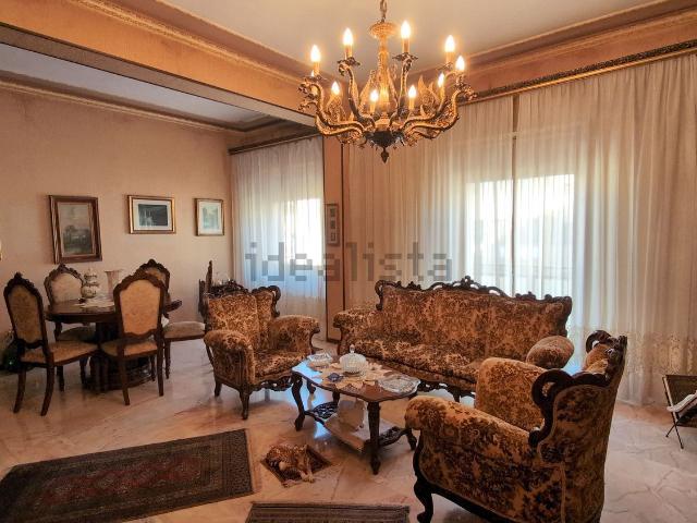 Appartamento in vendita di 181 m² in Via Padova, 4