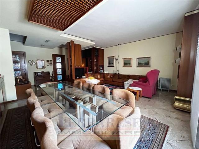 Appartamento in vendita di 181 m² in Piazza A. de Gasperi, 15