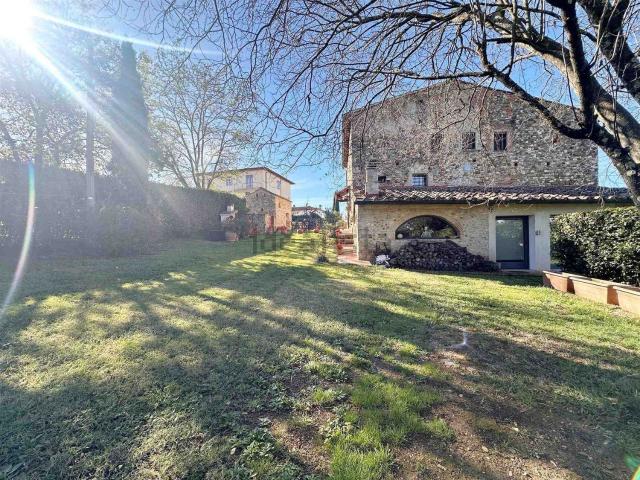 Appartamento in vendita di 182 m² in Via Collina