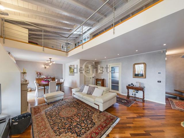 Appartamento in vendita di 182 m² in Via Cà Nova, 8