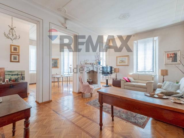 Appartamento in vendita di 182 m² in Via Carlo Travelli, 1