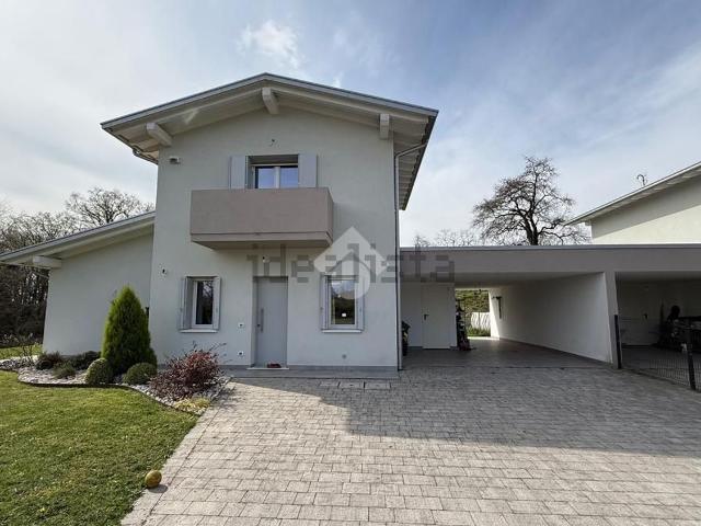 Appartamento in vendita di 182 m² in Via Castello